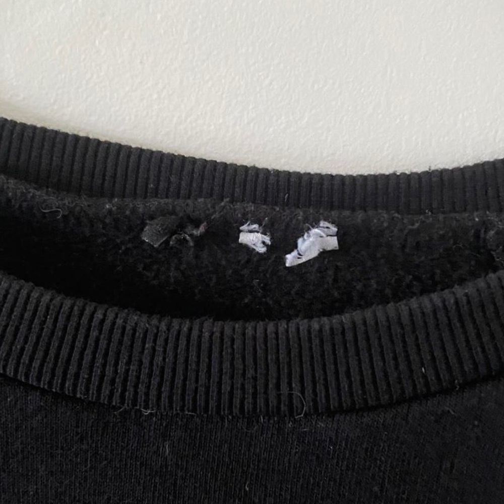 H&M rainbow patch pullover sweatshirt - Picture 5 of 5